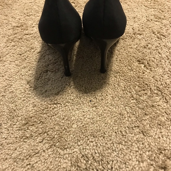 Black heels gently worn - Picture 2 of 5